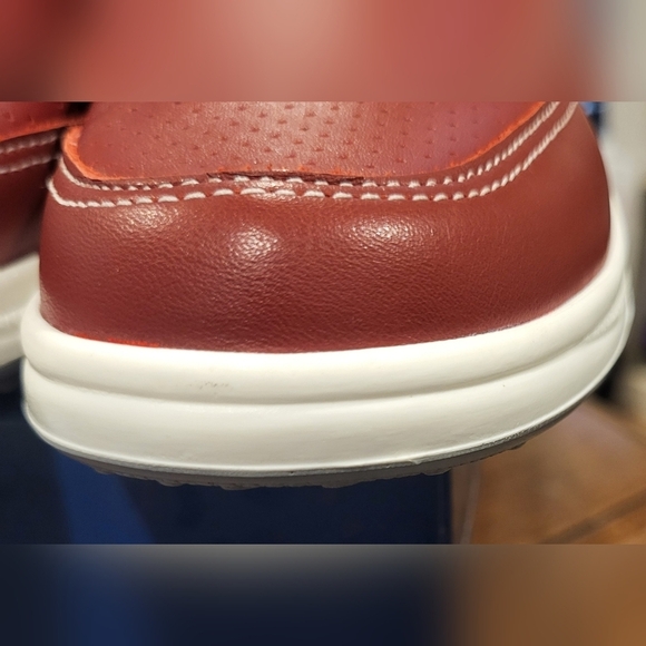 SAS Sporty Lux Trainer Walking Leather Shoe Ruby Perf Size 7 Slim - Picture 8 of 10